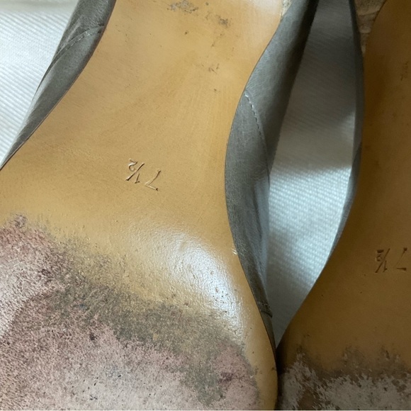 Peter Kaiser Pointed Toe Kitten Heels Cutout  Details Pewter Grey Size 7.5 - Picture 5 of 10